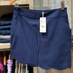 Vineyard vines navy skort